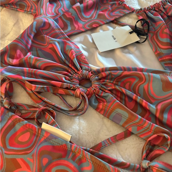 Milk it 2 piece outfit - Picture 8 of 12